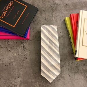 NWT Calvin Klein Men's Silk Blend Striped Tie - Grey/White
